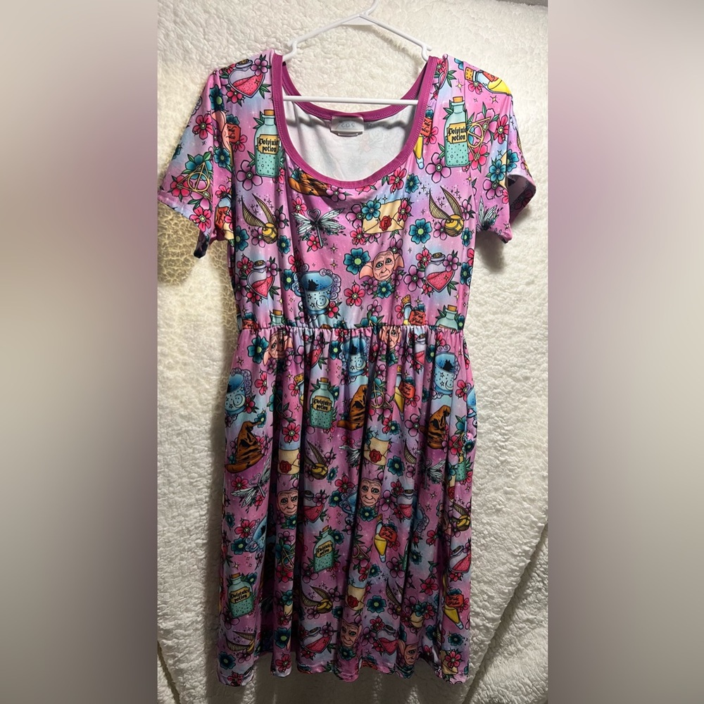 Disney
Enchanted Dress Shop
Harry Potter
Size lg
